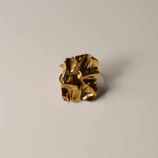 Anillo arrugas rectangular oro