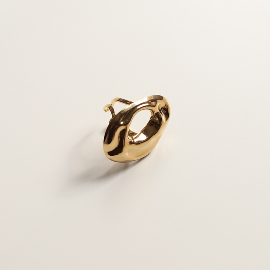 Anillo oquedad ovalo oro