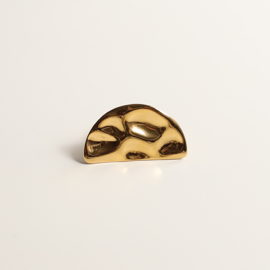 Anillo oquedad semicirculo oro