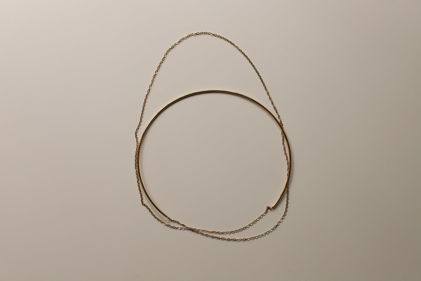 Chocker cadena fina larga oro