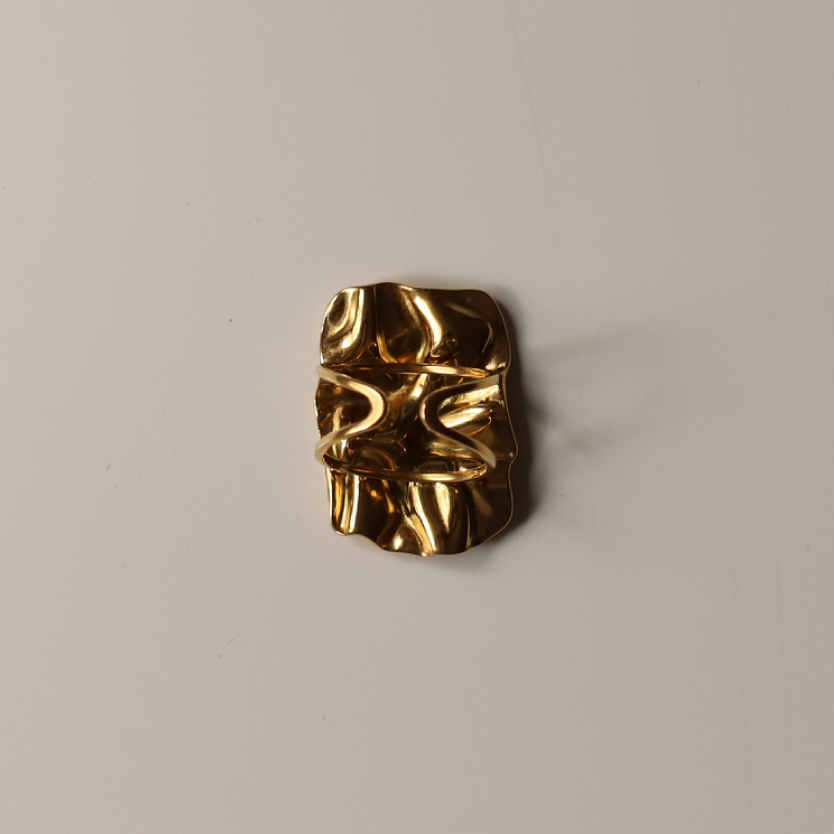 Anillo arrugas rectangular oro