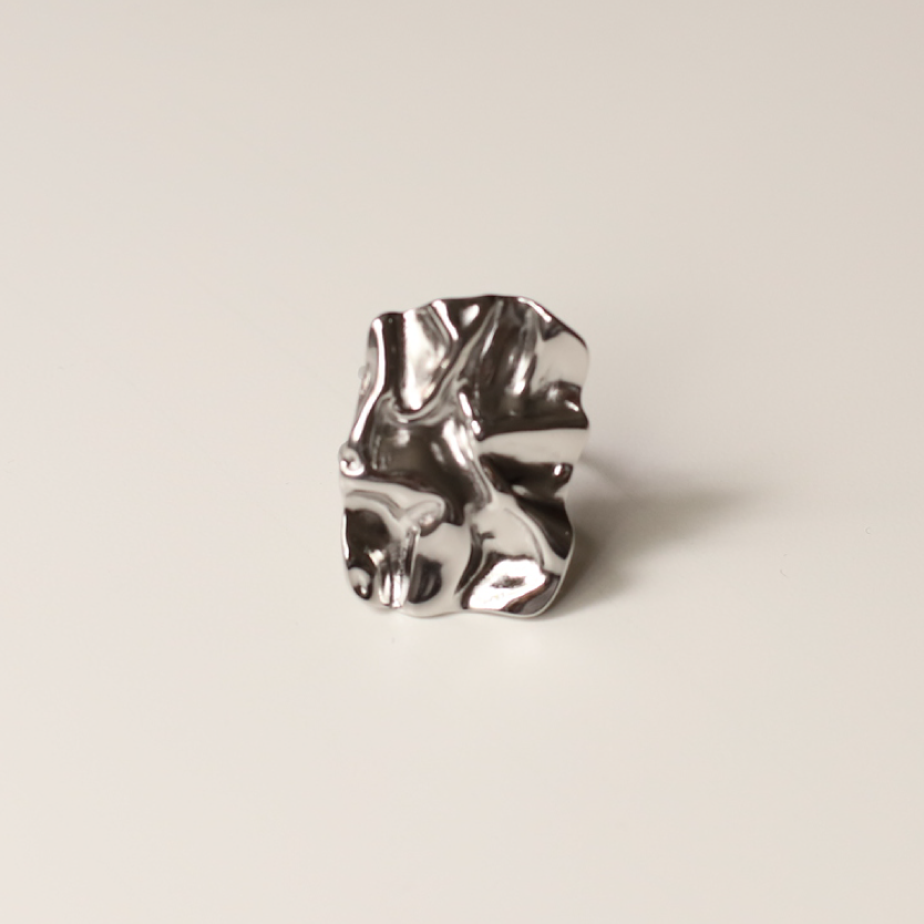 Anillo arrugas rectangular plata