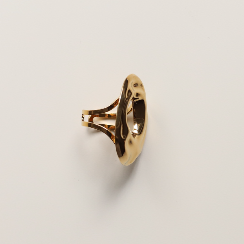 Anillo oquedad ovalo oro