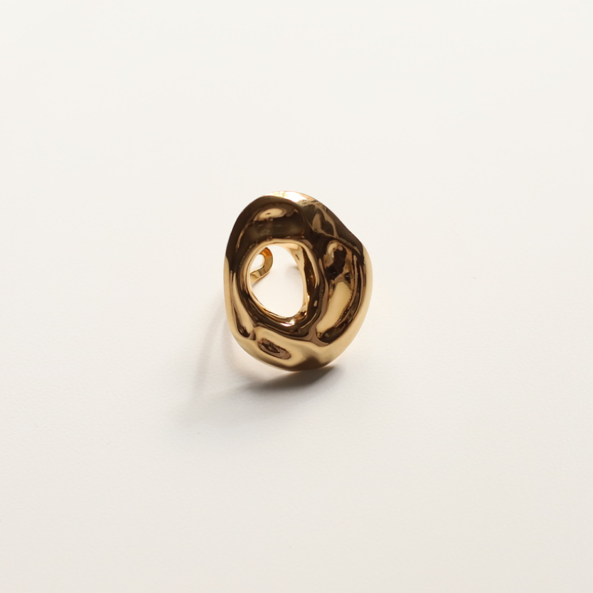 Anillo oquedad ovalo oro