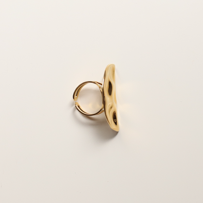Anillo oquedad semicirculo oro