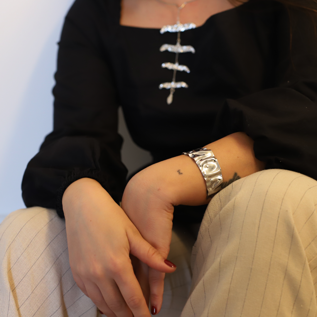 Brazalete arrugas plata