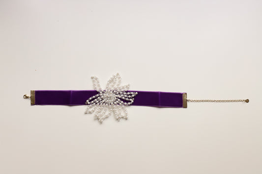 Chocker flor perla morado